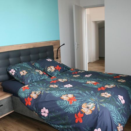 Ferienwohnung Les Nuits D'Aldearde Airvault Exterior foto