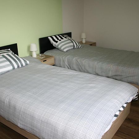 Ferienwohnung Les Nuits D'Aldearde Airvault Exterior foto