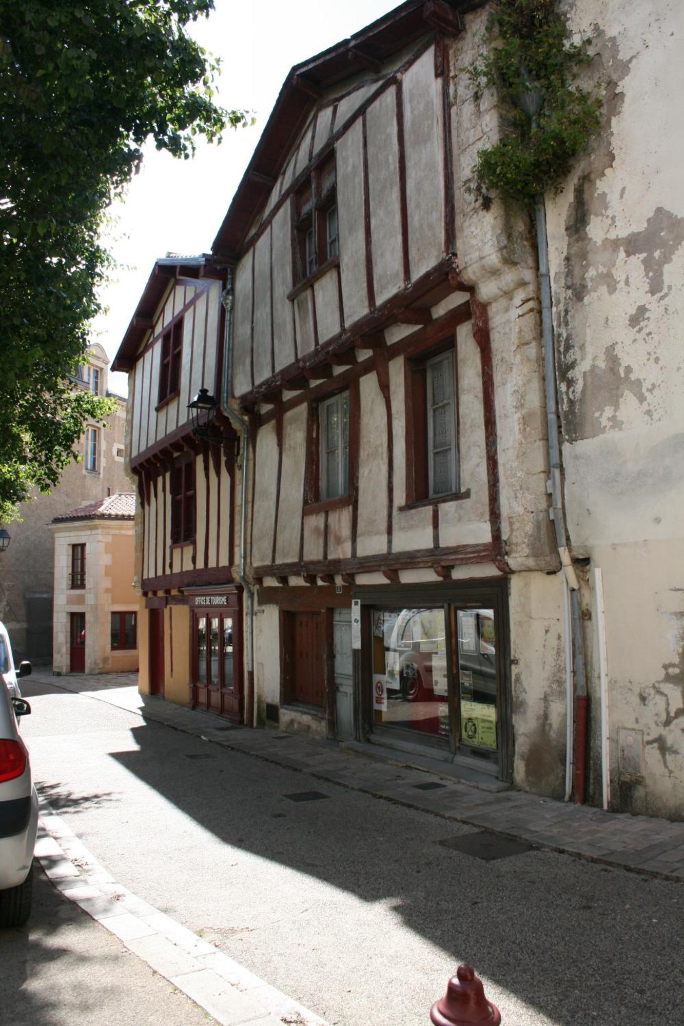 Ferienwohnung Les Nuits D'Aldearde Airvault Exterior foto